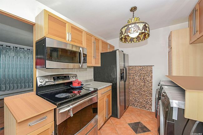 58 Maple St, House other with 3 bedrooms, 1 bathrooms and null parking in Central Islip NY | Image 6