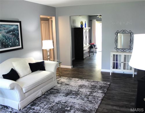 c-3106 Carnaby Ln, Bridgeton, MO, 63044-3189 | Card Image