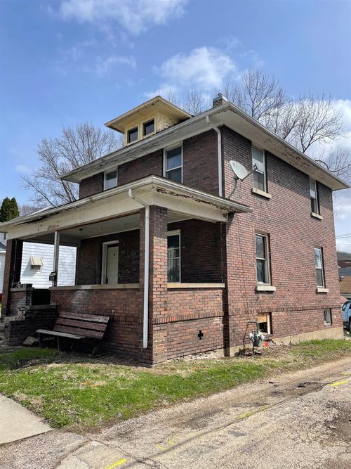 6 S 6th St, Savanna, IL, 61074-2120 | Card Image
