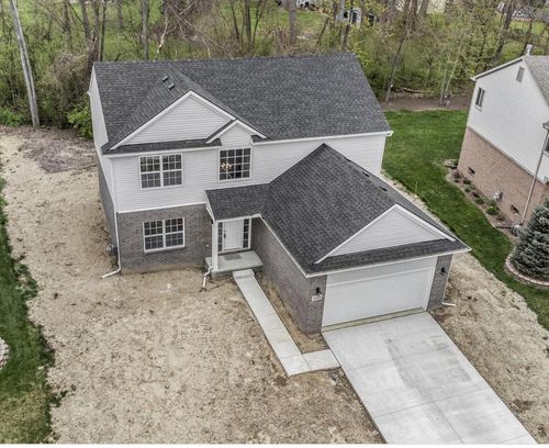 7055 Amanda Dr, Van Buren Twp, MI, 48111-5361 | Card Image