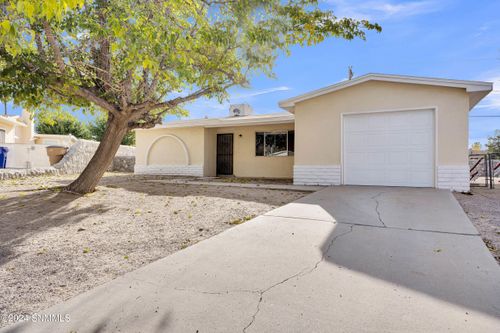 1974 Mahogany Dr, Las Cruces, NM, 88001-2450 | Card Image