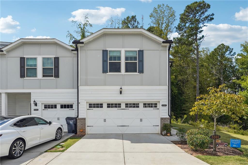 Glade Park Dr, Lilburn, GA 30047