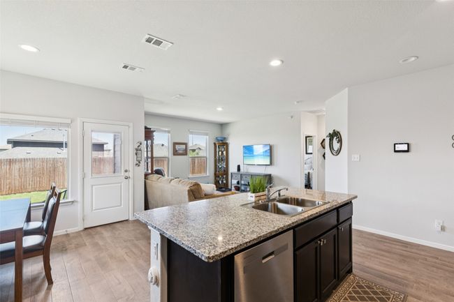 8604 Caldera Ln, House other with 4 bedrooms, 2 bathrooms and null parking in Fort Worth TX | Image 8