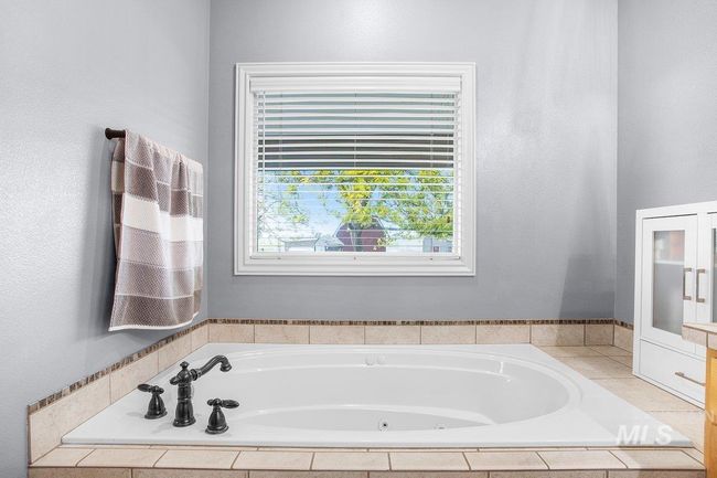 12195 S Hawk Haven Ave, House other with 4 bedrooms, 3 bathrooms and 2 parking in Kuna ID | Image 42
