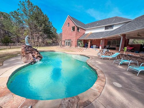 100 Saint Andrews Dr, Palestine, TX, 75803-8328 | Card Image