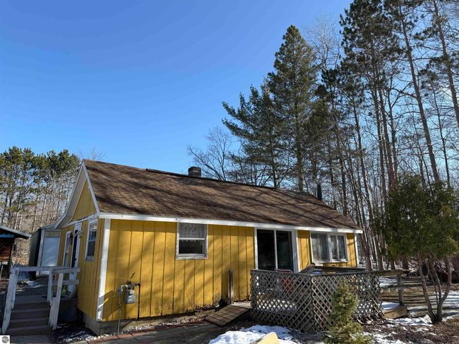 20080 Maple St, House other with 3 bedrooms, 1 bathrooms and null parking in Lake Ann MI | Image 10