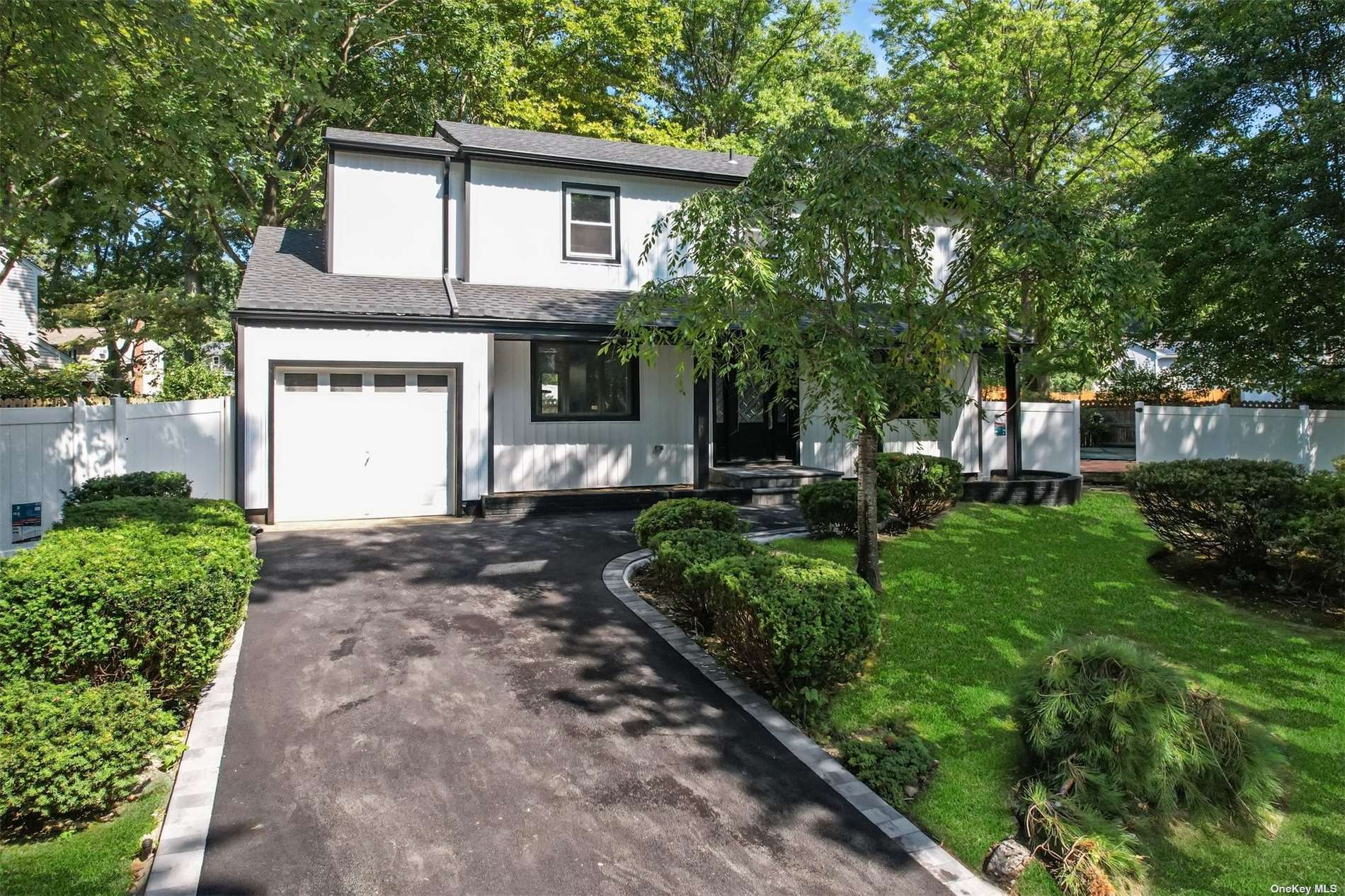Kenlloyd Ct, Dix Hills, NY 11746