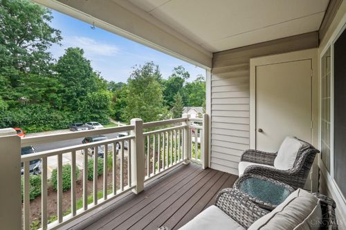 9850 Regatta Dr, Colerain Twp, OH, 45252-1998 | Card Image