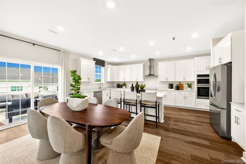 1 Aurora Ter, Tuxedo Park, NY, 10987-3601 | Card Image