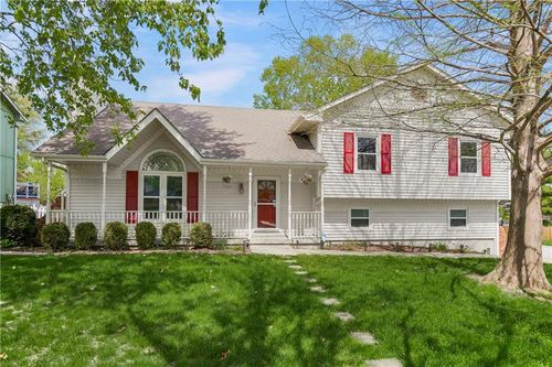 960 Ellis St, Liberty, MO, 64068-3351 | Card Image