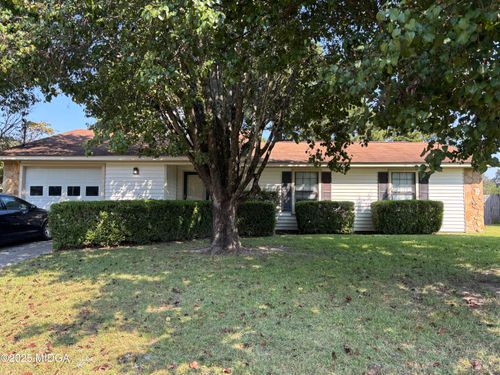 409 Fieldstone Rd, Warner Robins, GA, 31093-1433 | Card Image