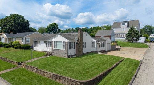 54 Burnett St, Johnston, RI, 02919-5127 | Card Image