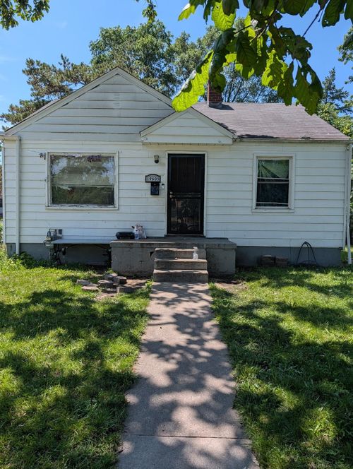 19605 Justine St, Detroit, MI, 48234-2133 | Card Image
