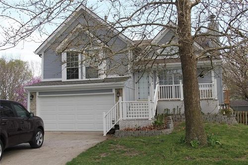 8005 W 149th St, Overland Park, KS, 66223-2712 | Card Image