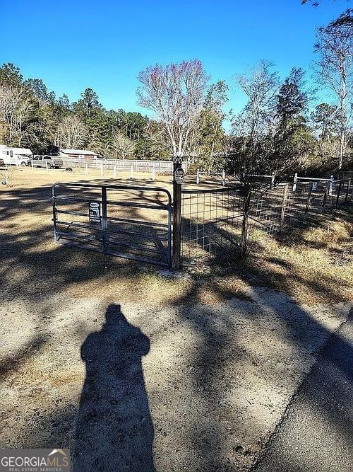 1670 Astoria Rd, waycross, GA, 31503-6456 | Card Image