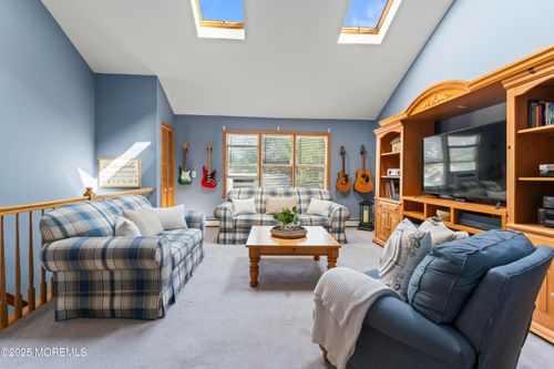 1 Olive St, Fords, NJ, 08863-2218 | Card Image