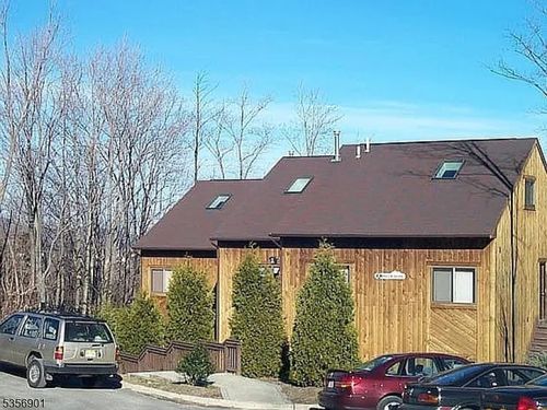 unit-4-8 Baily Bunion Ct, Vernon, NJ, 07462-2533 | Card Image