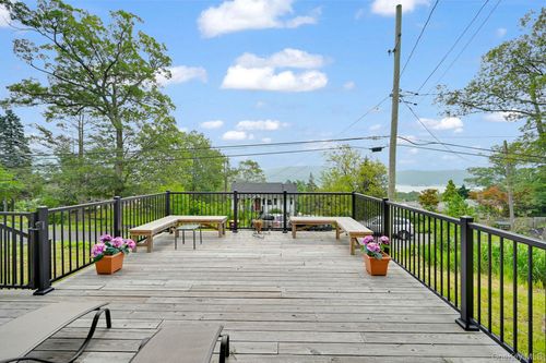 47 Blueberry Hl, Greenwood Lake, NY, 10925-4112 | Card Image