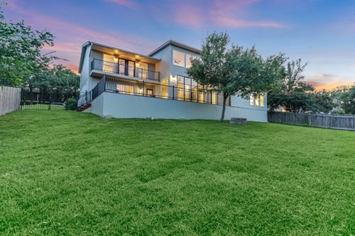 3104 Mistyglen Cir, Austin, TX, 78746-7811 | Card Image
