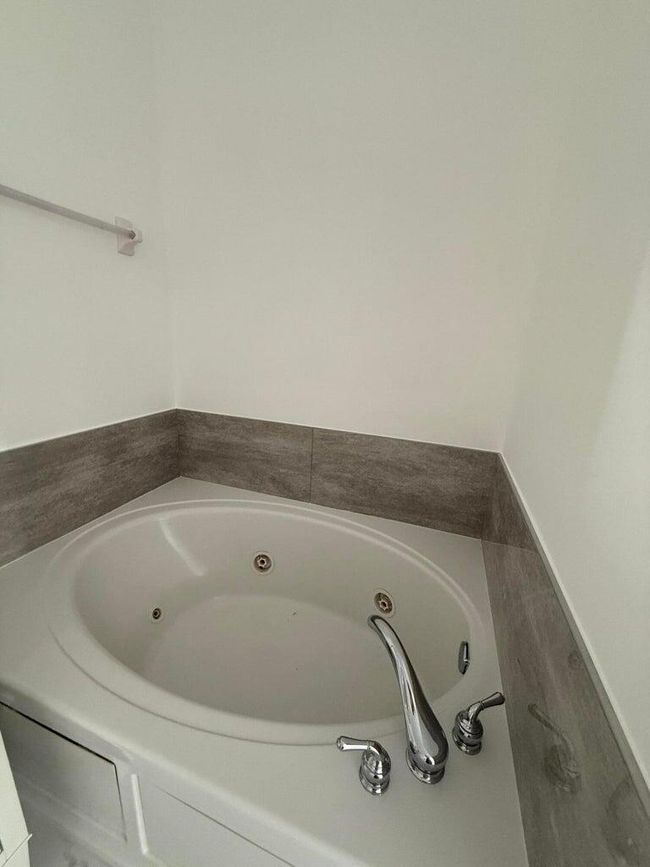 APT-102 - 108 W Pigeon Plum Dr, Condo with 3 bedrooms, 3 bathrooms and null parking in Jupiter FL | Image 13