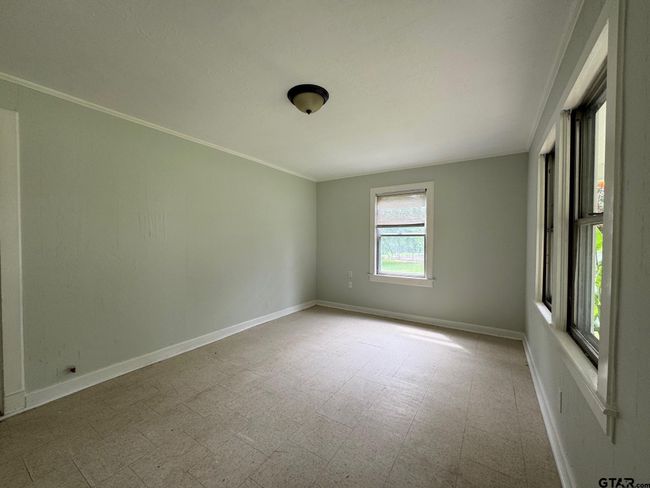 815 Bert St, House other with 5 bedrooms, 2 bathrooms and null parking in Daingerfield TX | Image 4