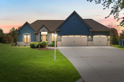W352N5974 Nelson Rd, Oconomowoc, WI, 53066-2440 | Card Image
