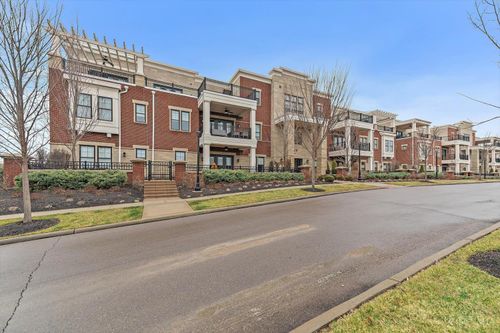 220 Vintage Club Dr, Montgomery, OH, 45249-2119 | Card Image