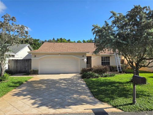 5065 Foxhall Dr N, West Palm Beach, FL, 33417-8143 | Card Image