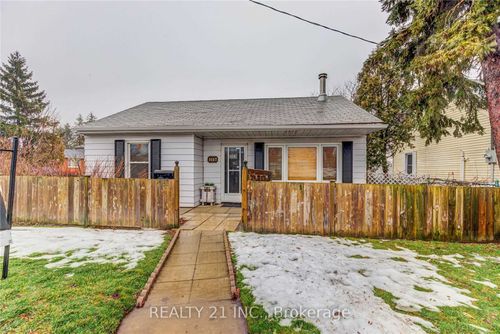 158 Westbourne Ave Avenue E, Scarborough, ON, M1L1T9 | Card Image
