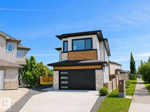 16 Middleton Close, Leduc, AB, T9E0E3 | Card Image