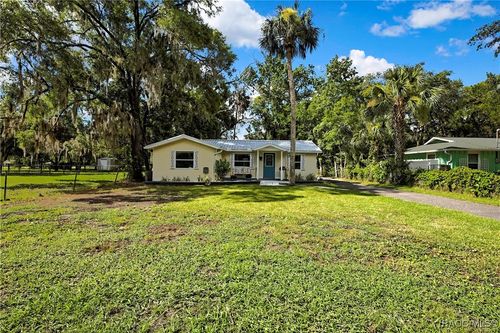 326 Ne 9th St, Crystal River, FL, 34428-3619 | Card Image