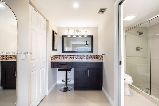 APT-415K - 1300 Sw 125 Th Ave, Condo with 2 bedrooms, 2 bathrooms and null parking in Pembroke Pines FL | Image 21