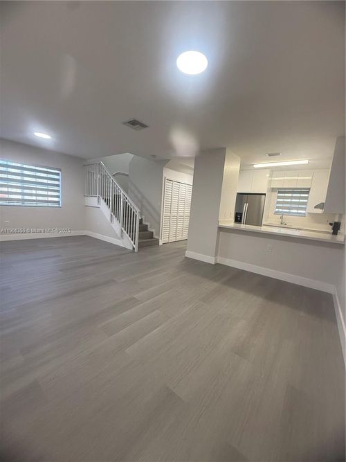 apt-101-6752 Nw 182nd St, Hialeah, FL, 33015-7936 | Card Image