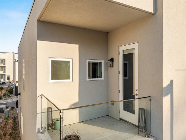 Balcony | Image 25