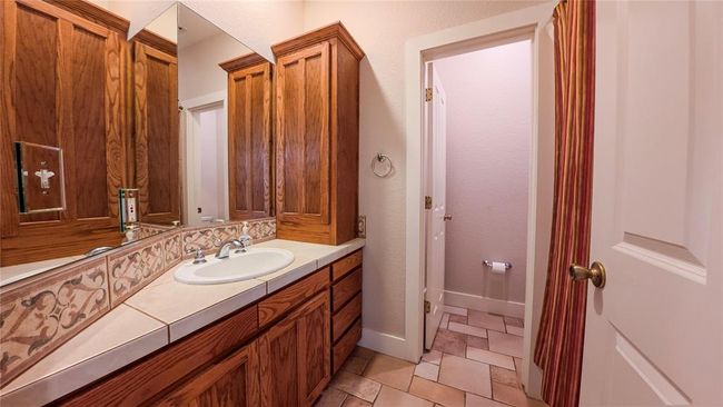 1212 W North St, House other with 3 bedrooms, 3 bathrooms and 2 parking in Louise TX | Image 34
