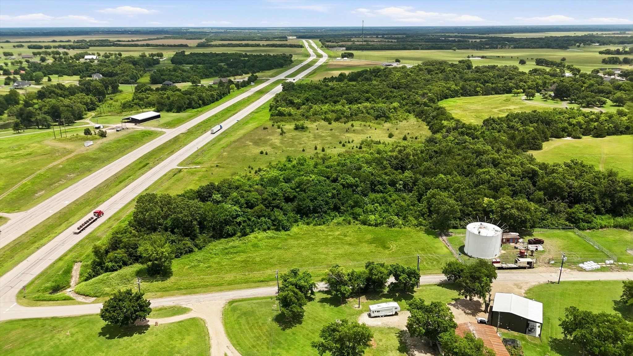 Land in Honey Grove 5