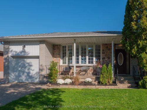 34 Guernsey Dr, Etobicoke, ON, M9C3A6 | Card Image