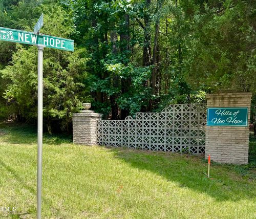 18 New Hope Dr, Chapel Hill, NC, 27514 | Card Image