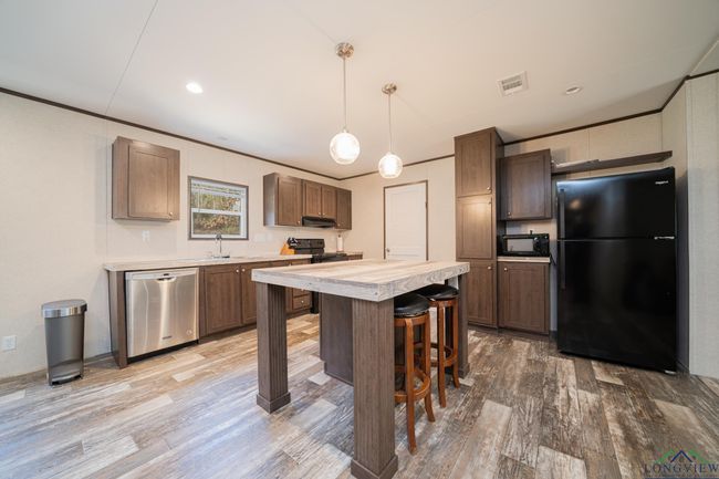 13975 State Highway 43 E, House other with 4 bedrooms, 2 bathrooms and null parking in Tatum TX | Image 7
