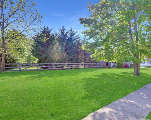 22 Pine St, Brookhaven, NY, 11719-9409 | Card Image