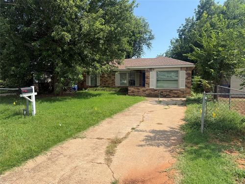 110 W Kansas Ave, Anadarko, OK, 73005-2608 | Card Image