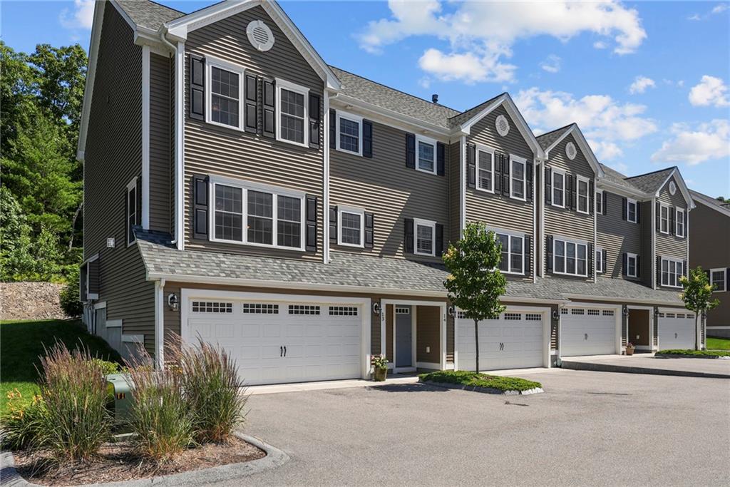 1405 Commerce Way, Sold in Attleboro Zoocasa