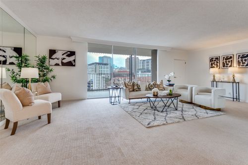 apt-12e-3310 Fairmount St, Dallas, TX, 75201-1240 | Card Image