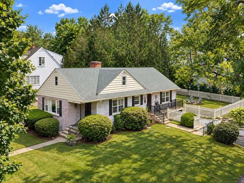 201 Fraser Ln, STAUNTON, VA, 24401 | Card Image