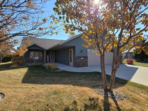 1813 Lower Trentwood Circle Ne, Willmar, MN, 56201 | Card Image