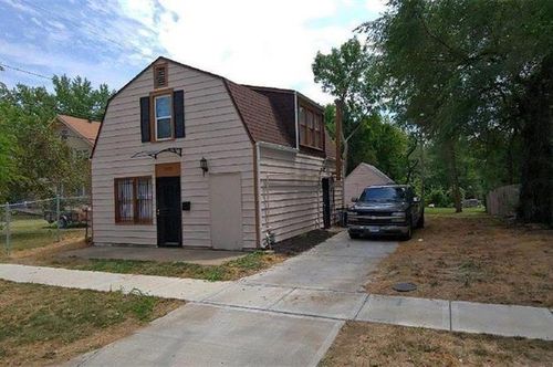2409 E 74th St, Kansas City, MO, 64132-3315 | Card Image