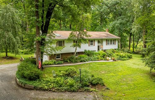 60 Camp Dr, Rhinebeck, NY, 12572-3260 | Card Image