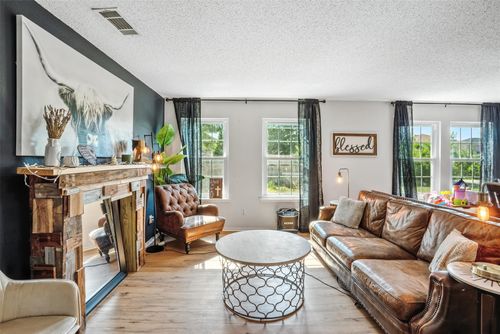 2464 Arroyo Springs Dr, Grand Prairie, TX, 75052-8625 | Card Image