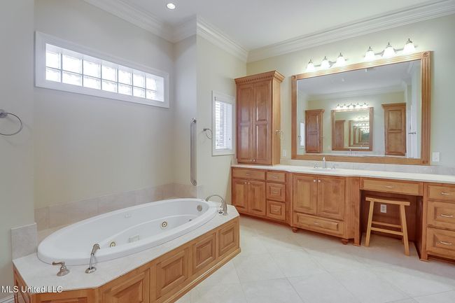 Primary bath | Image 33