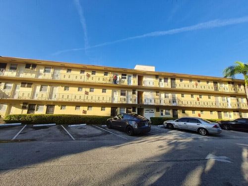 f106-2820 Ne 201st Ter, Aventura, FL, 33180-2076 | Card Image